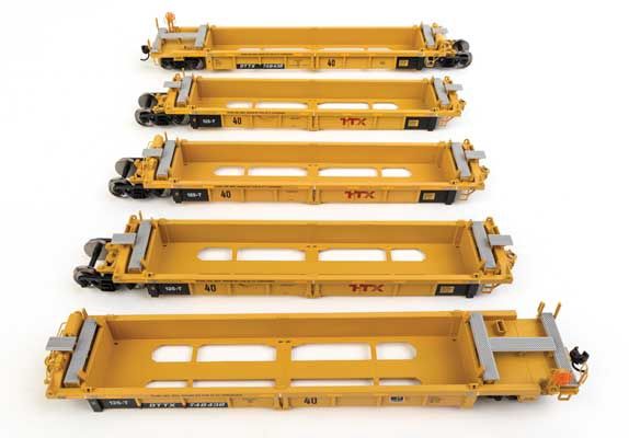 910-55675, WalthersMainline - Thrall 5-Unit Rebuilt 40' Well Car - Ready to Run - HO scale