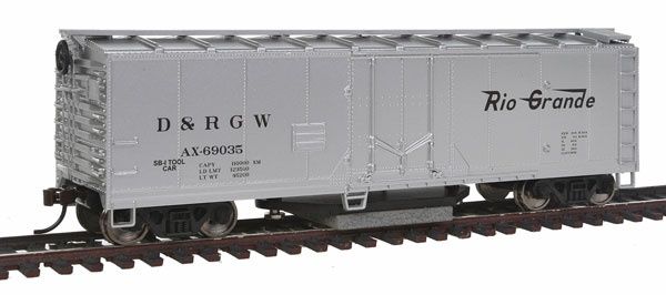 931-1482, WalthersTrainline - 40&#39; Plug-Door Track Cleaning Boxcar - Ready to Run - HO scale