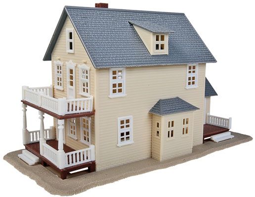 931-901, WalthersTrainline - Two-Story House - HO scale