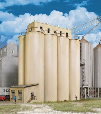 933-2942, Walthers Cornerstone - Modern Grain Head House w/Silos - HO scale