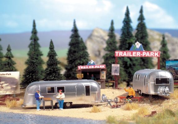949-2902, Walthers SceneMaster - Camp Site with Two Trailers - Kit - HO scale