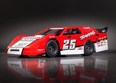 Traxxas Body, Slash Late Model (clear, untrimmed, requires painting)/ body interior/ decal sheets/ hardware (includes front &amp; rear body latches and body support for clipless mounting)