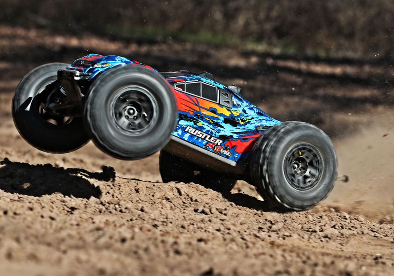 Traxxas Tires &amp; wheels, assembled, glued (black 2.8&quot; wheels, SledgehammerÔøΩ tires, foam inserts) (2) (TSMÔøΩ rated)