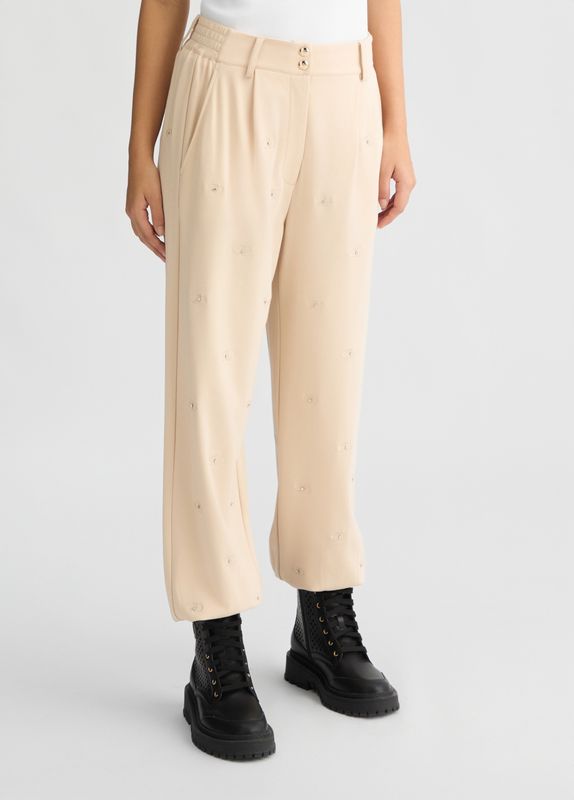 Pants with logo