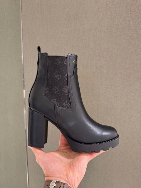 Guess Enkellaarsje Nealle 4G-logo