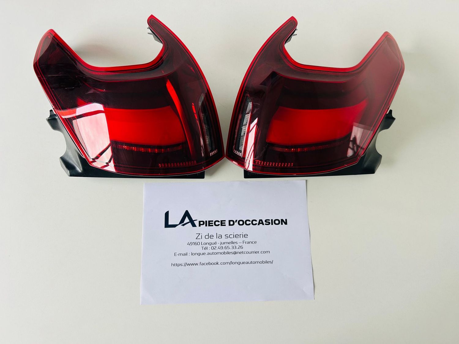 LOT DE 2 FEUX ARRIERE POUR PEUGEOT 2008 REF: 9826730480 GAUCHE +  9826730380 DROIT