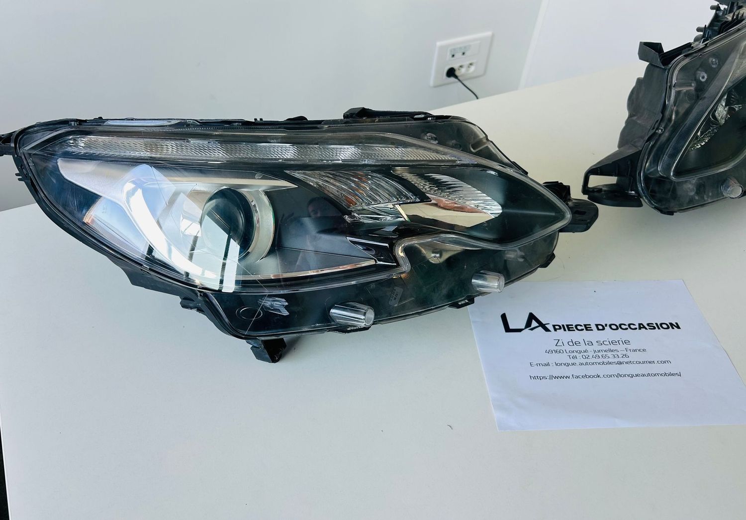 PHARES AVANT PEUGEOT 2008 REF: 9825313980 GAUCHE + 9816990580 DROIT