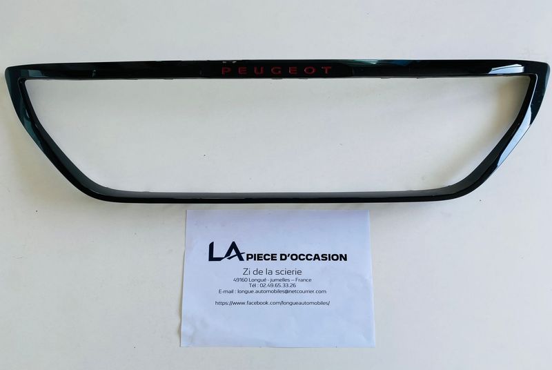GRILLE DE CALANDRE POUR PEUGEOT 2008 - 9815372577