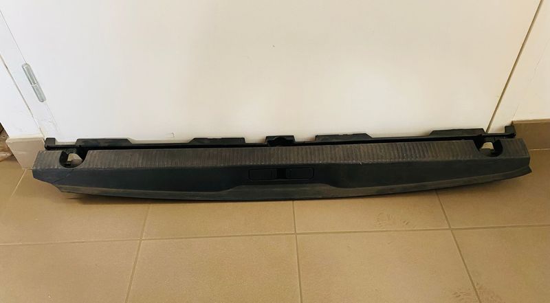 PROTECTION DE SEUIL DE COFFRE  PEUGEOT 5008 II - 981135977