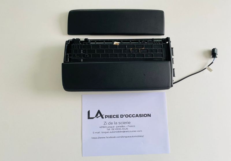 ACCOUDOIR POUR PEUGEOT 3008 II- 9810060277