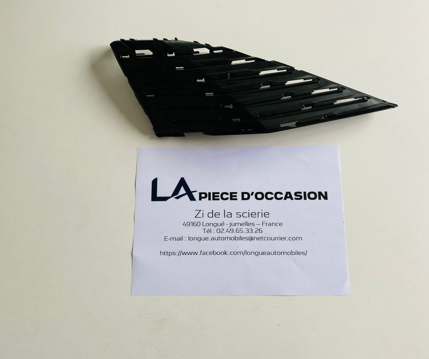 GRILLE INFERIEURE DE PARE CHOCS AVANT GAUCHE PEUGEOT 5008 II - 9836826877