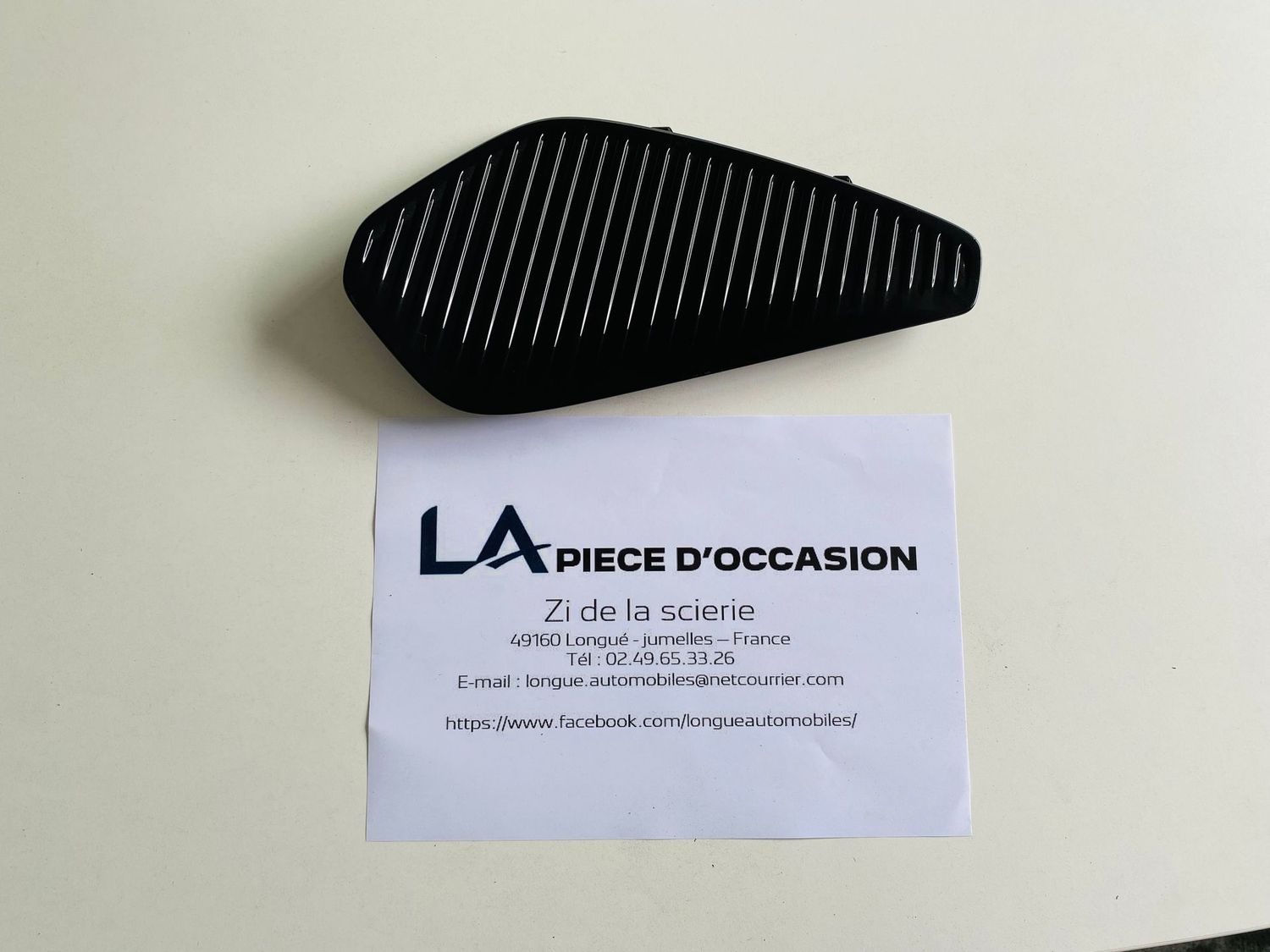 GRILLE INFERIEUR DE PARE CHOCS AVANT DROIT PEUGEOT 3008 II - 9836831777