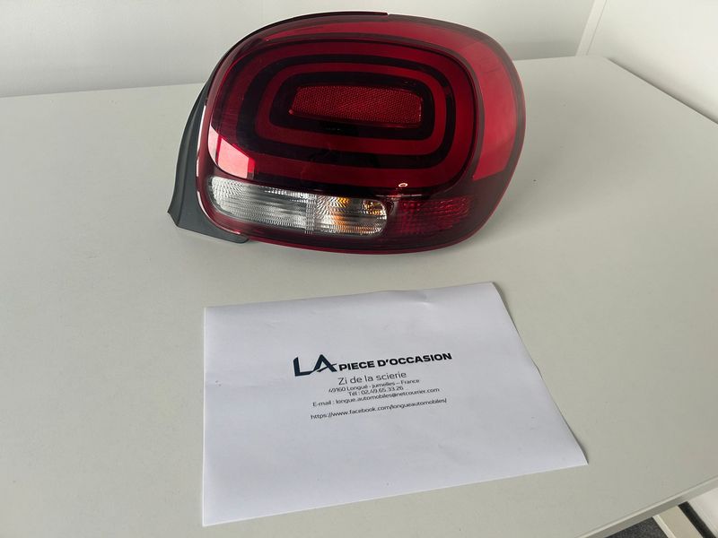 FEU ARRIERE DROIT CITROEN C3 - 9812257480