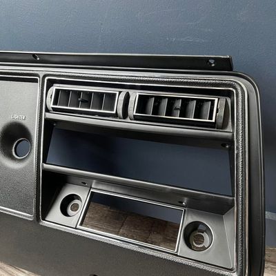 1969 Chevelle Dash AC Center Vent Assembly