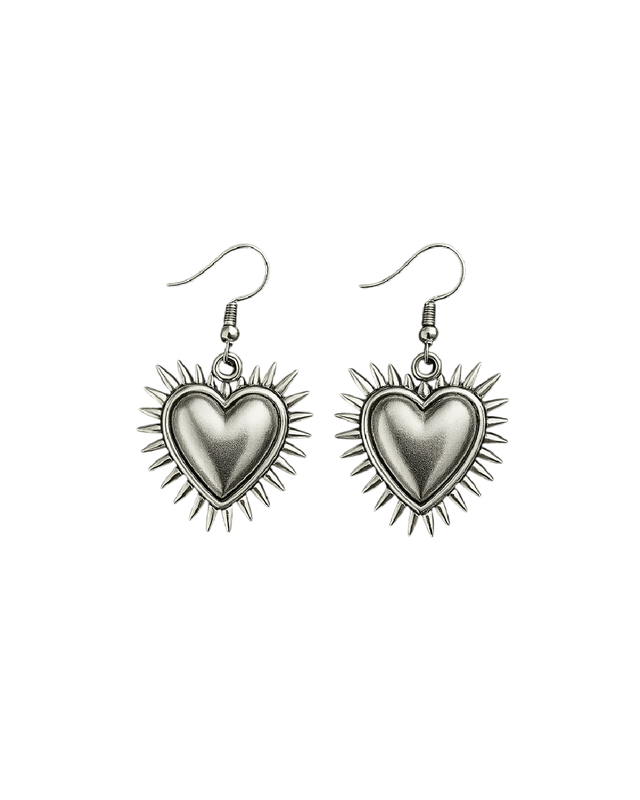 Aretes de corazón con púas