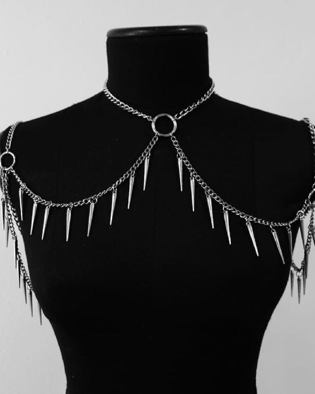 Cadena de cuerpo del cuello al pecho