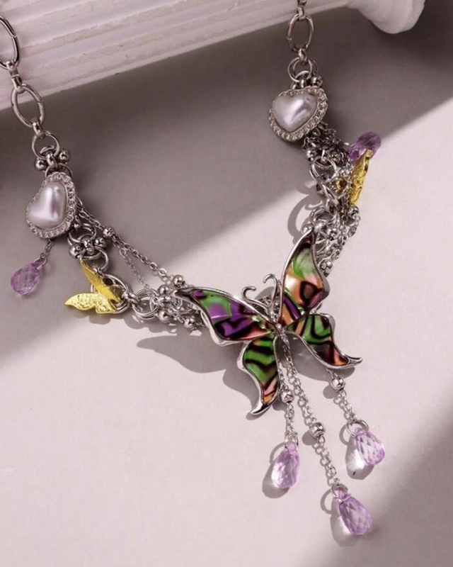 Collar chunky con mariposa multicolor