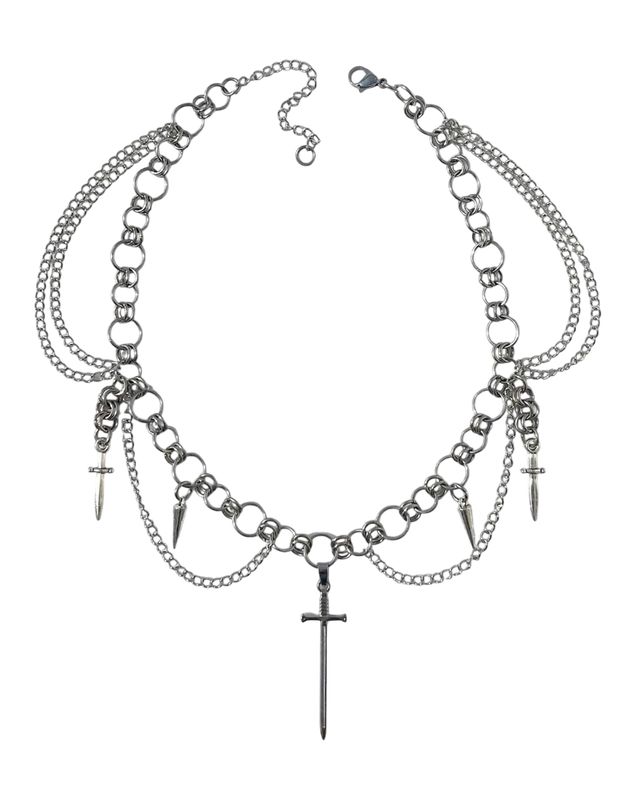 Collar en capas con diseño de púas