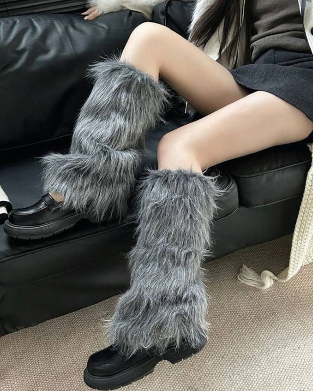 Calentadores en peluche gris