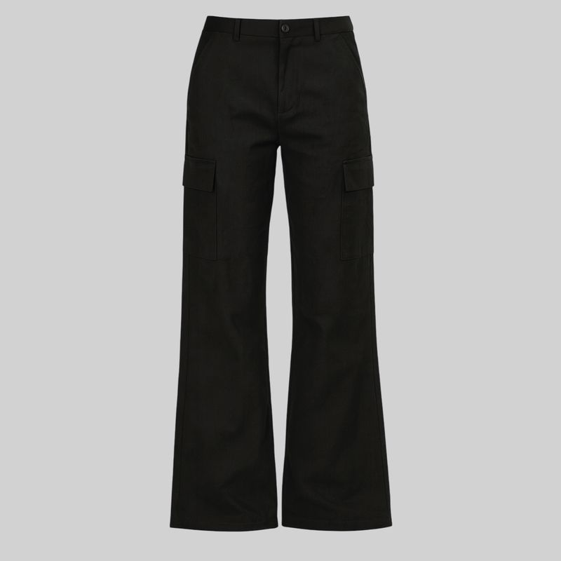 Pantalón cargo con bolsillos