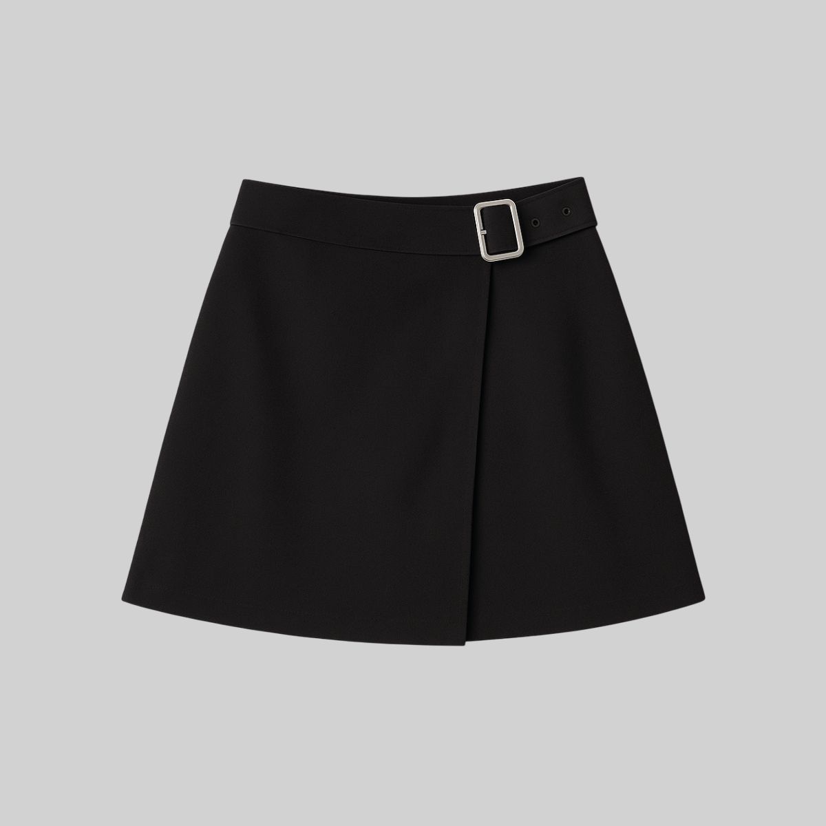 Falda corta con diseño de cinturón