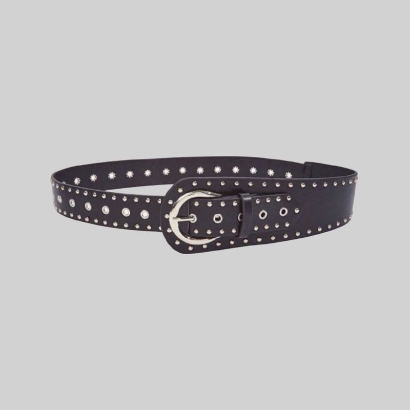 Cinturón con aplicaciones metálicas estilo boho