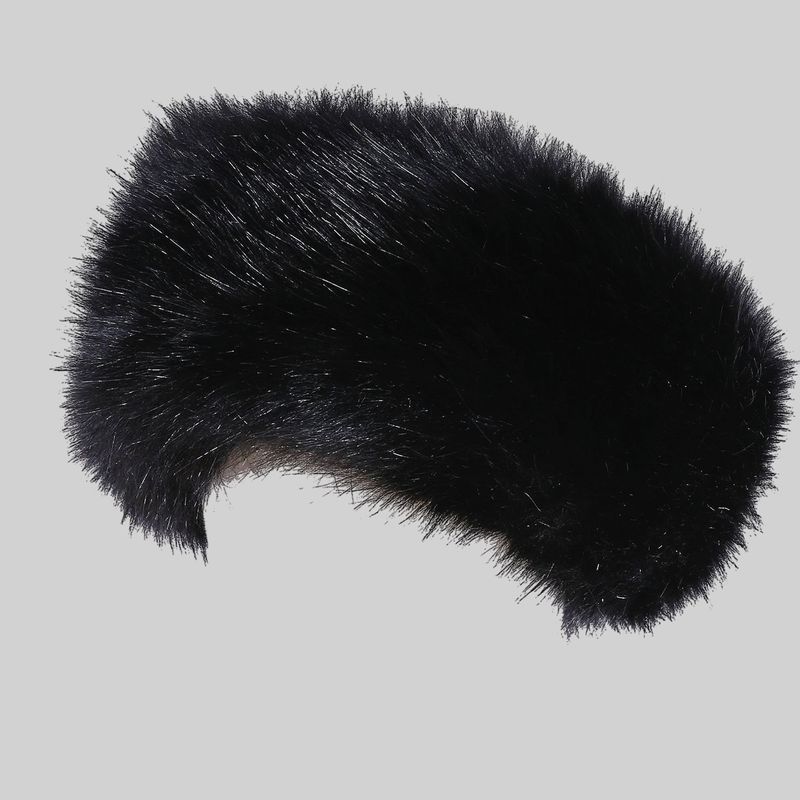 Gorro con acabado en peluche