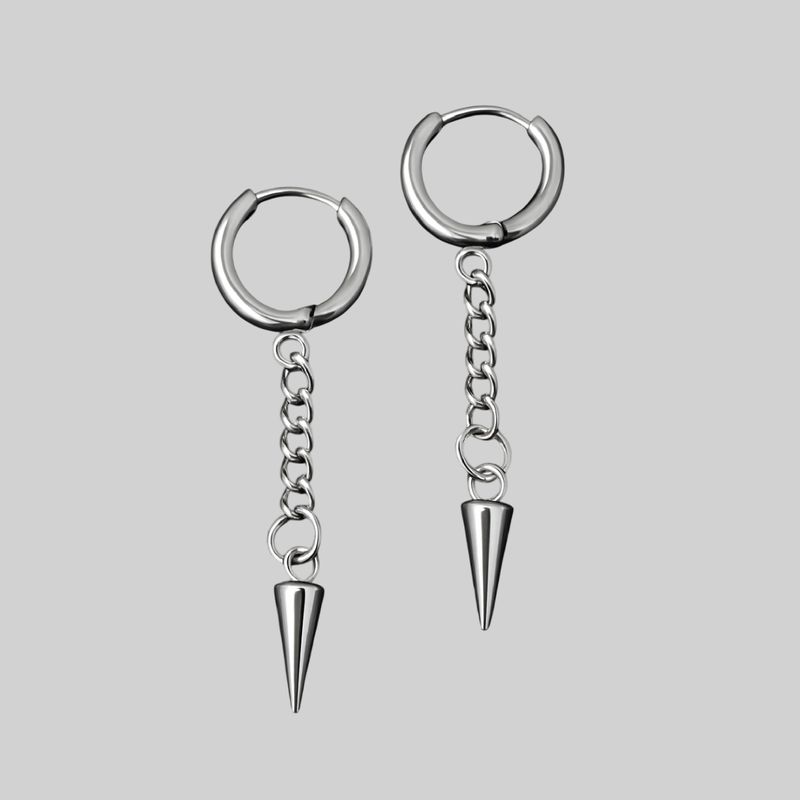 Aretes con cadena y púas colgantes