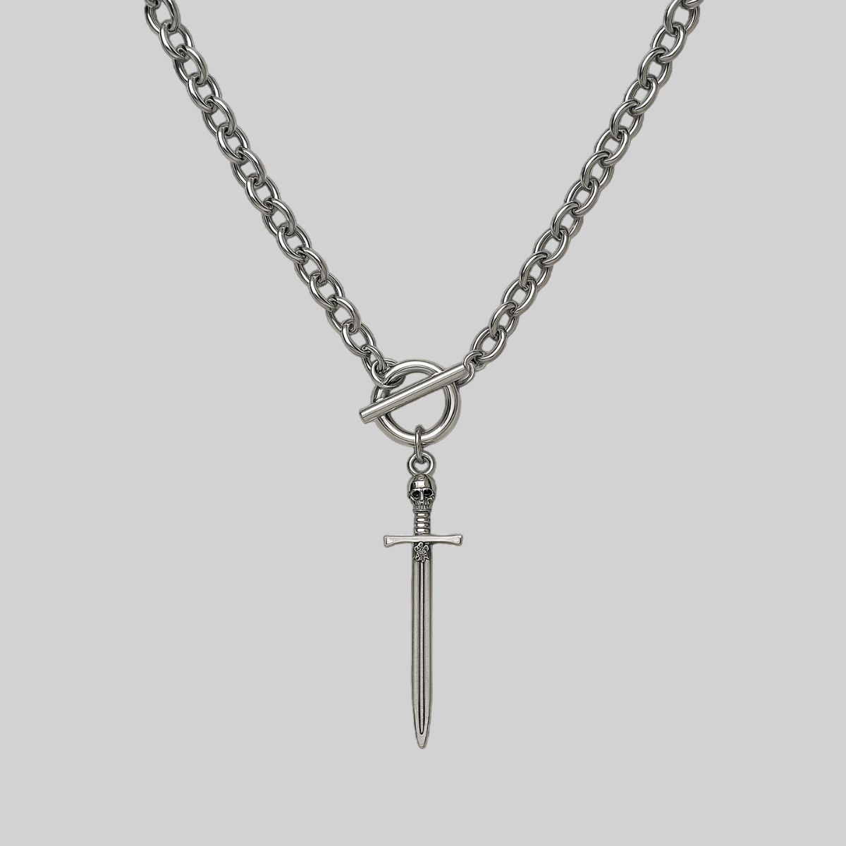 Collar de espada gigante