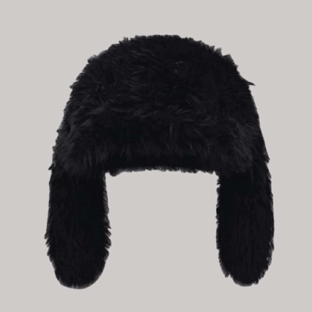 Gorrito peludo con orejas de conejo