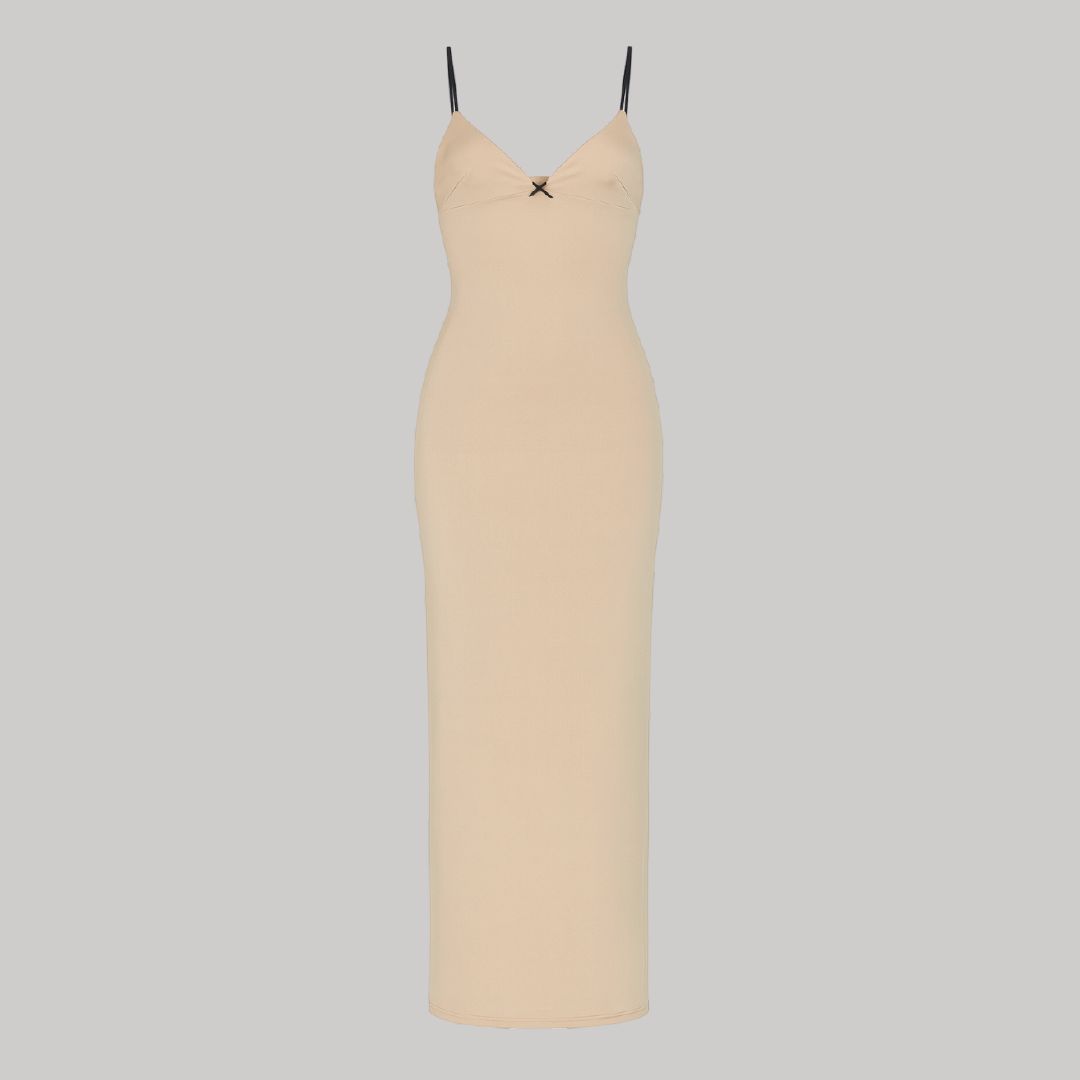 Vestido largo con lazo frontal