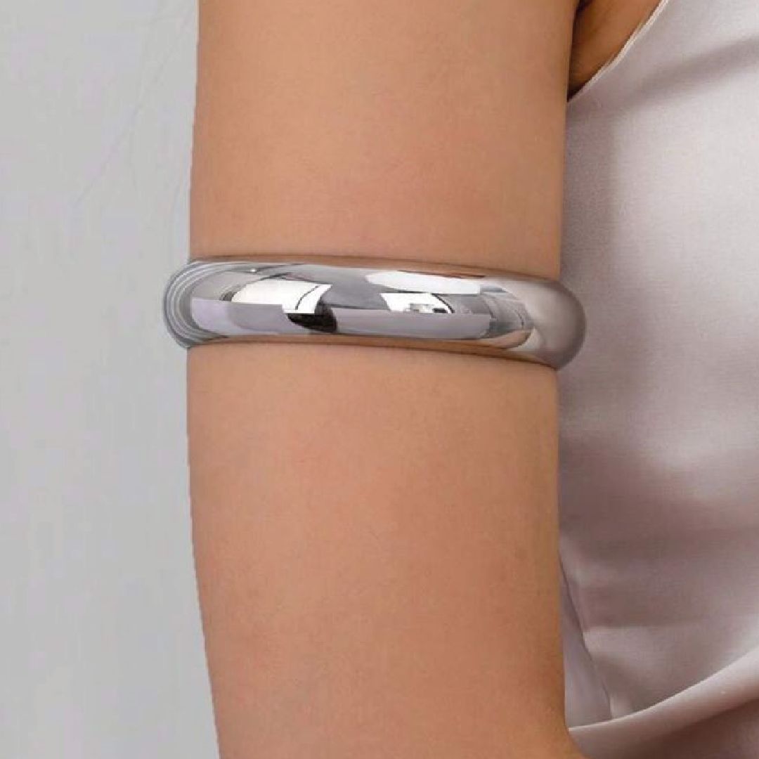Pulsera metálica plateada