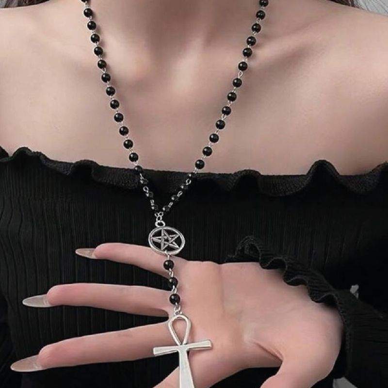 Collar crucifijo grande