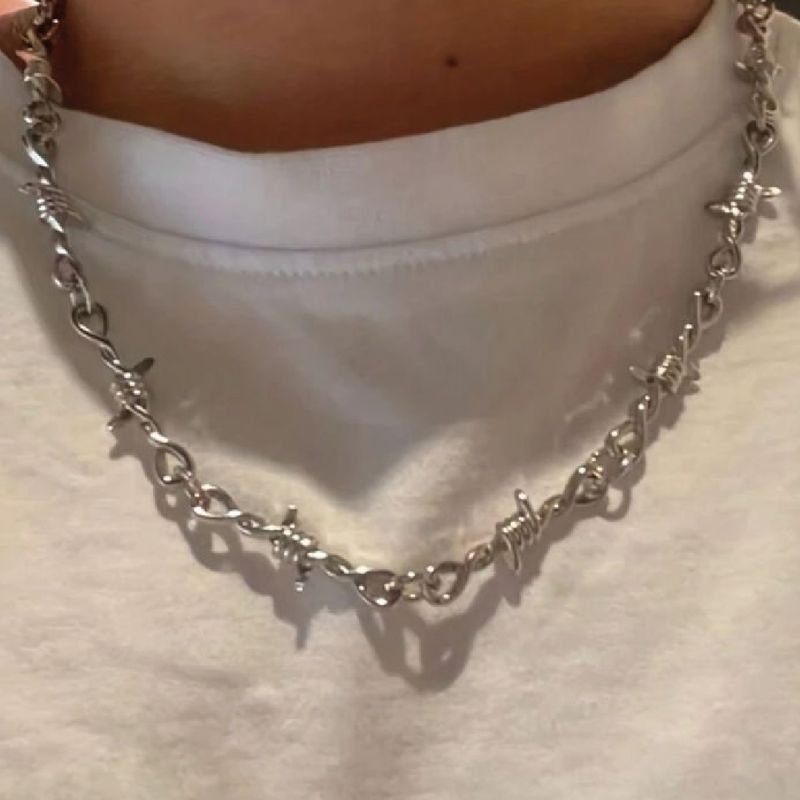 Collar de cadenas alambre