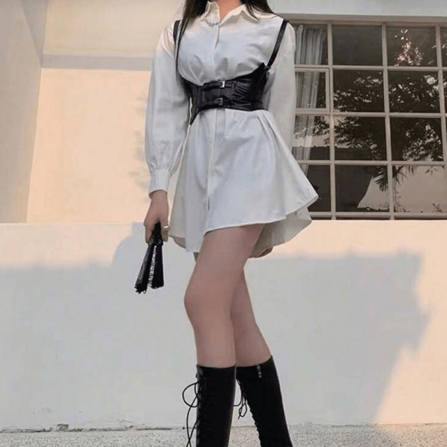 Cinturilla frontal ajustable – cuerina