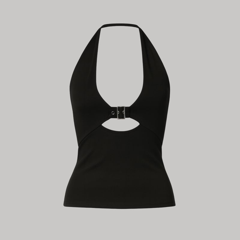 Top con cinturón y hebilla metálica