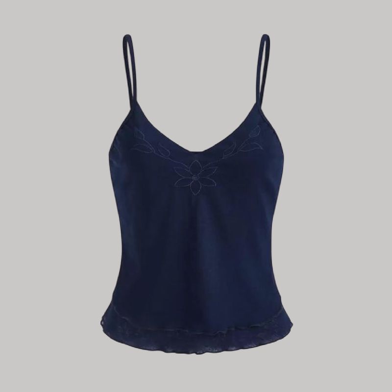 Top azul con bordado floral