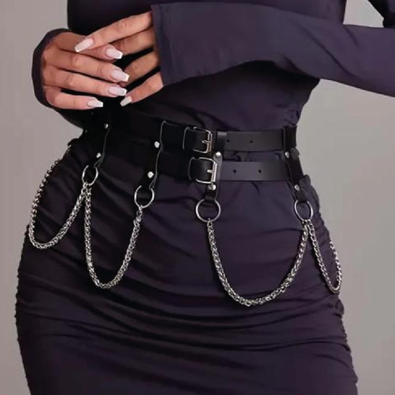 Cinturón con cadenas