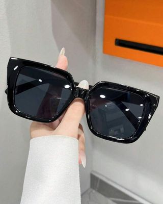 Lentes negros con marco cuadrado