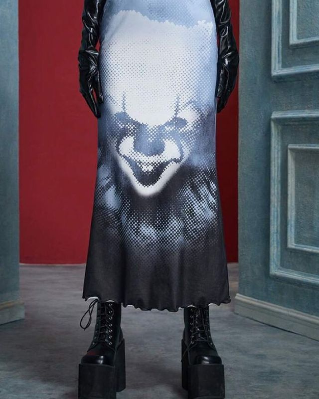 Falda larga con estampado de IT