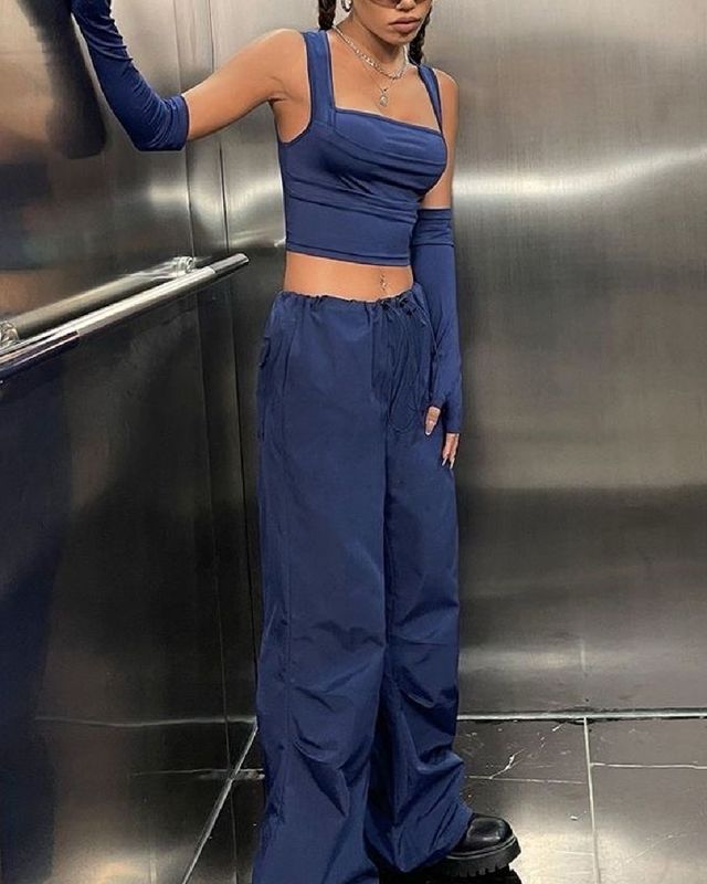 Conjunto azul top + pantalón + mangas asimétricas