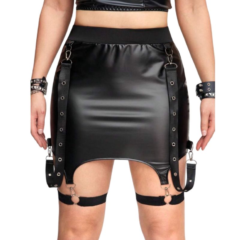 Falda corta con diseño incorporado a los laterales