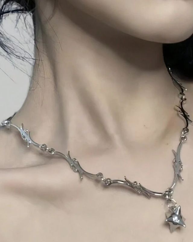 Collar de ondas metálicas – estilo cyber