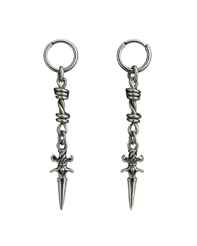Aretes largos con cadena de púas y cuchillo