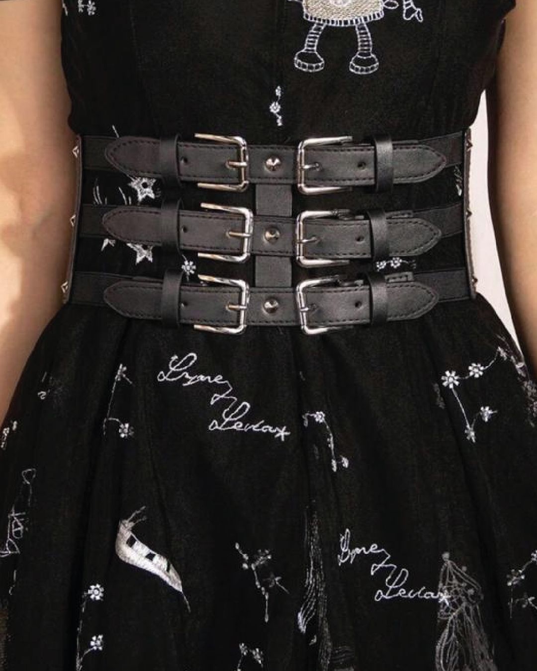 Cinturilla ajustable de cuerina “Faux Leather Cinch”