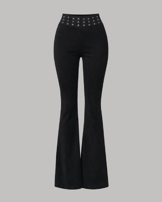 Pantalón acampanado con diseño en cintura