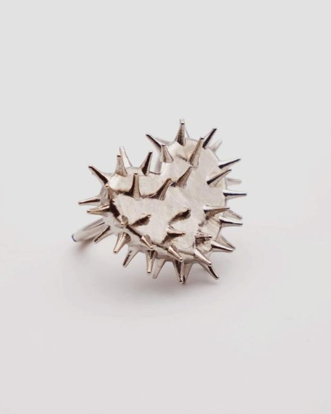 Anillo “Spiked Heart Ring”
