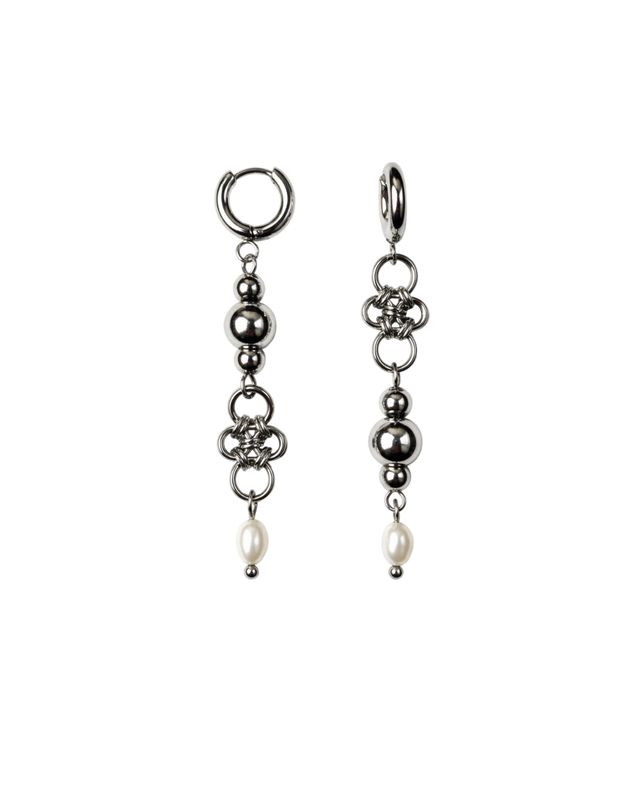 Aretes “Long Pearl Earrings”