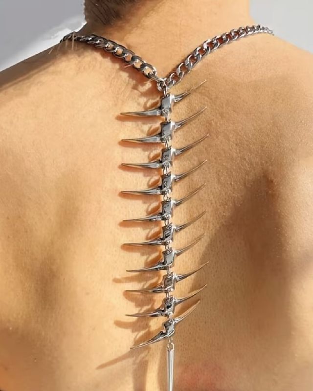 ​Collar estilo espina dorsal 🗡️