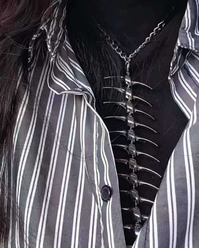 ​Collar estilo espina dorsal 🗡️